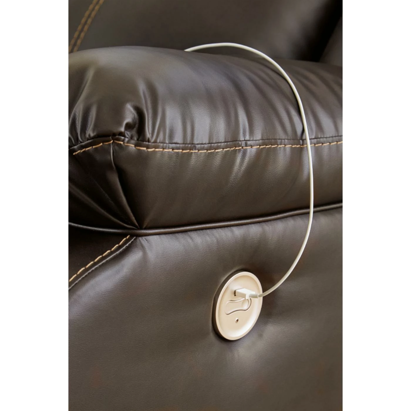 Flash Sale π Loveseats Signature Design By Ashley Denoron Reclining Power Loveseat π - Image 8